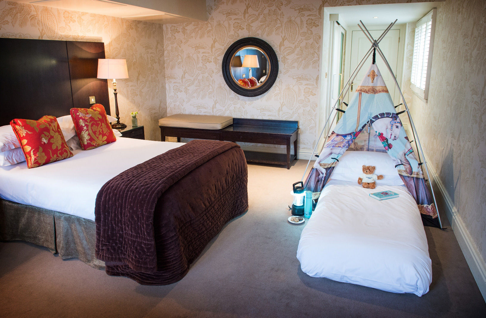 The Kensington Hotel London Room photo